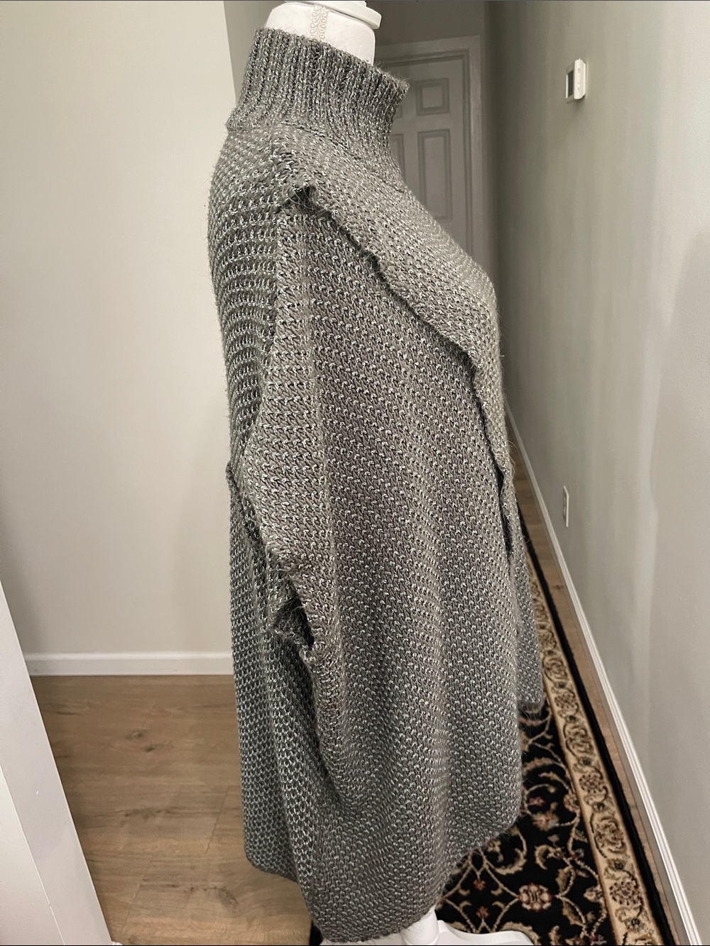Simply Noelle Gray Knit Button Turtleneck Poncho Sweater Cape Size L/XL - Picture 6 of 15